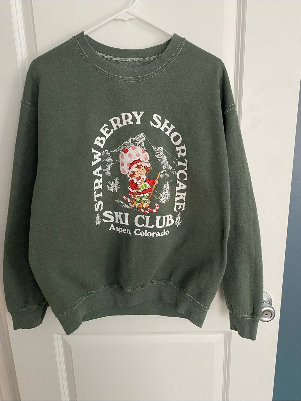 Women’s Strawberry Shortcake Ski Club Aspen Mountain Crew Neck Sweatshirt.